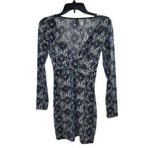 Women's Divided Short Fitted long sleeve Dress size 4